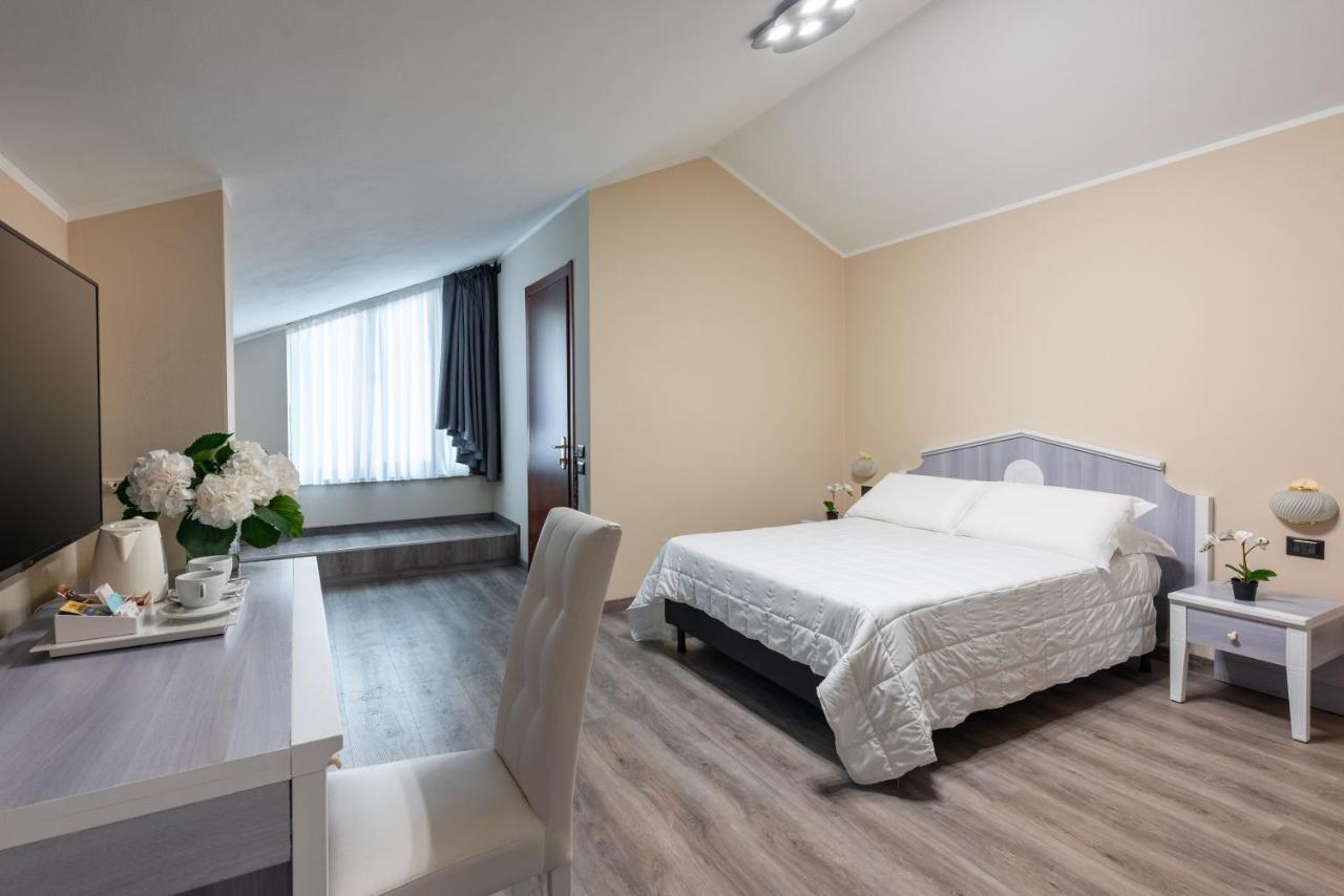 Rivoli Hotel Esterno foto