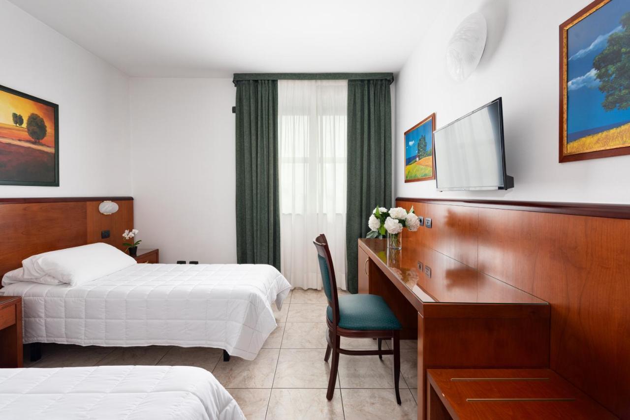 Rivoli Hotel Esterno foto
