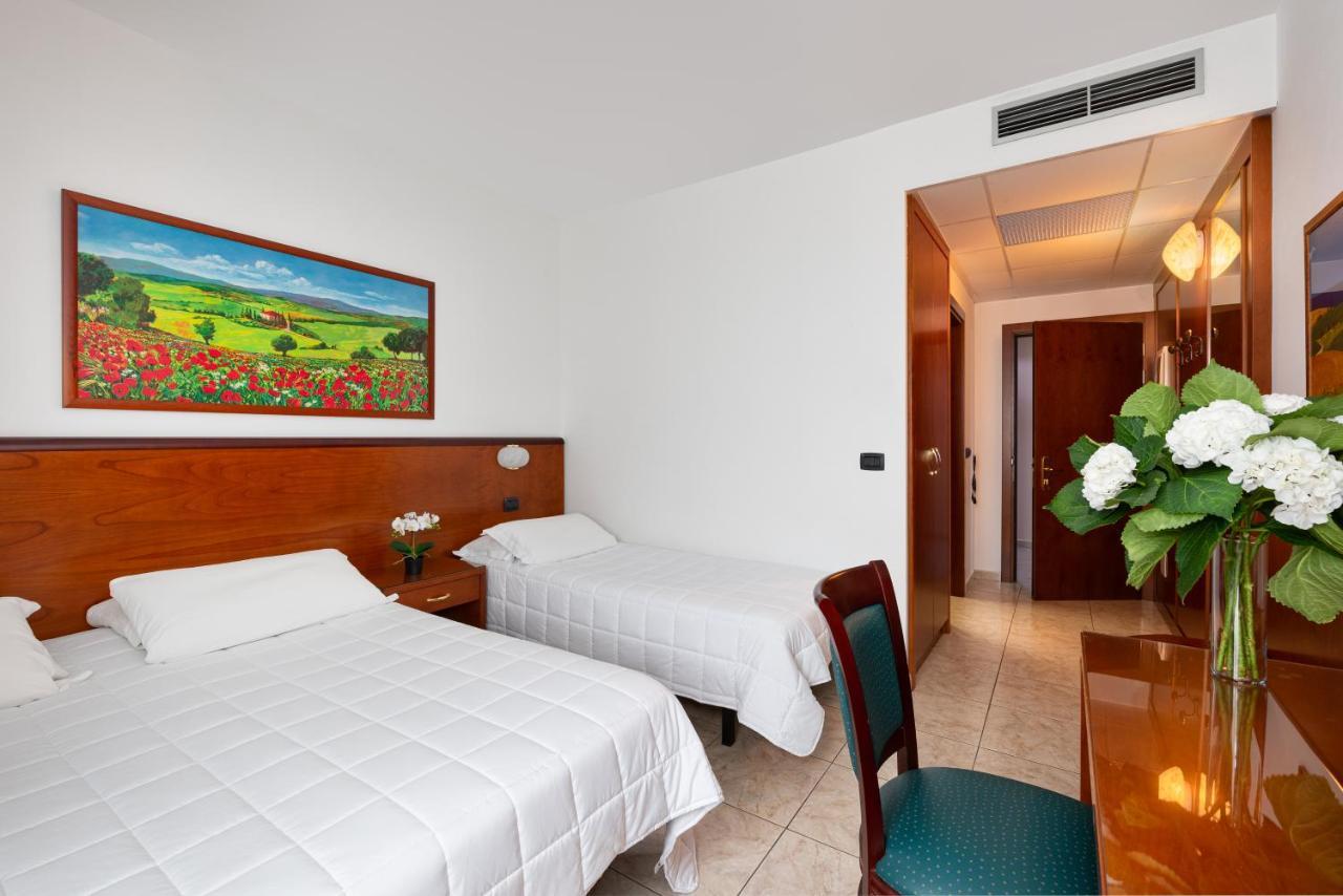 Rivoli Hotel Esterno foto
