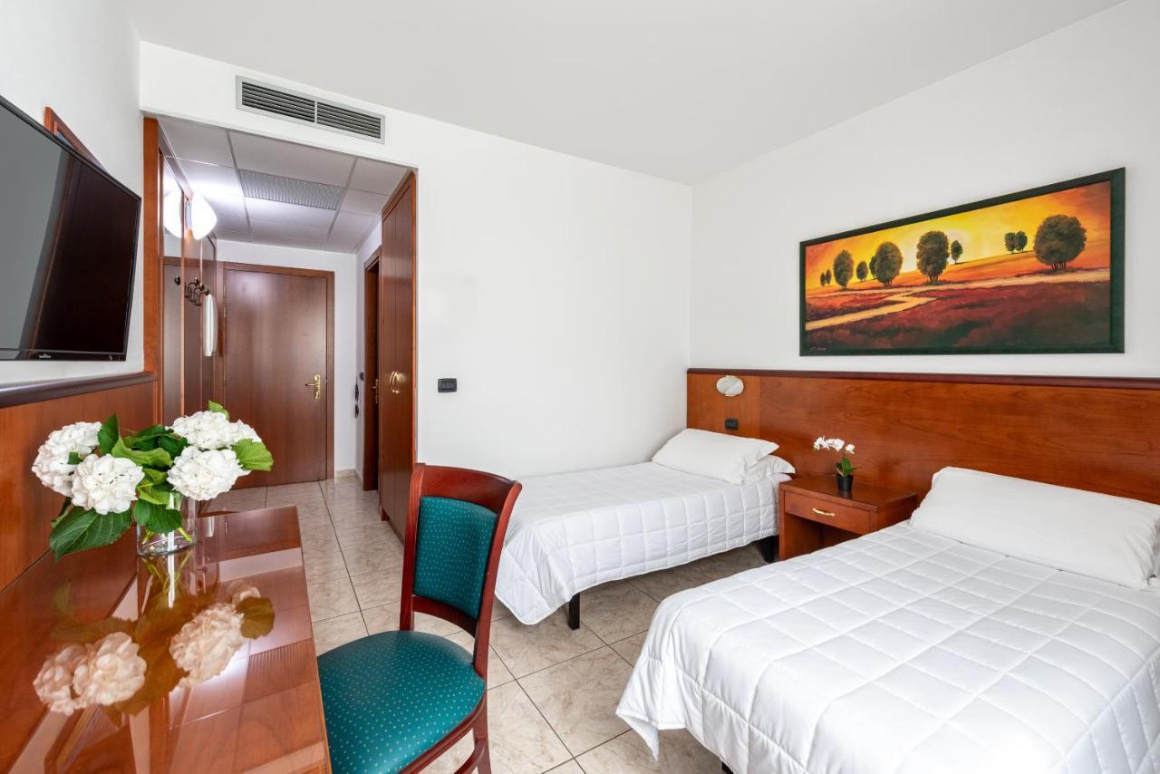 Rivoli Hotel Esterno foto