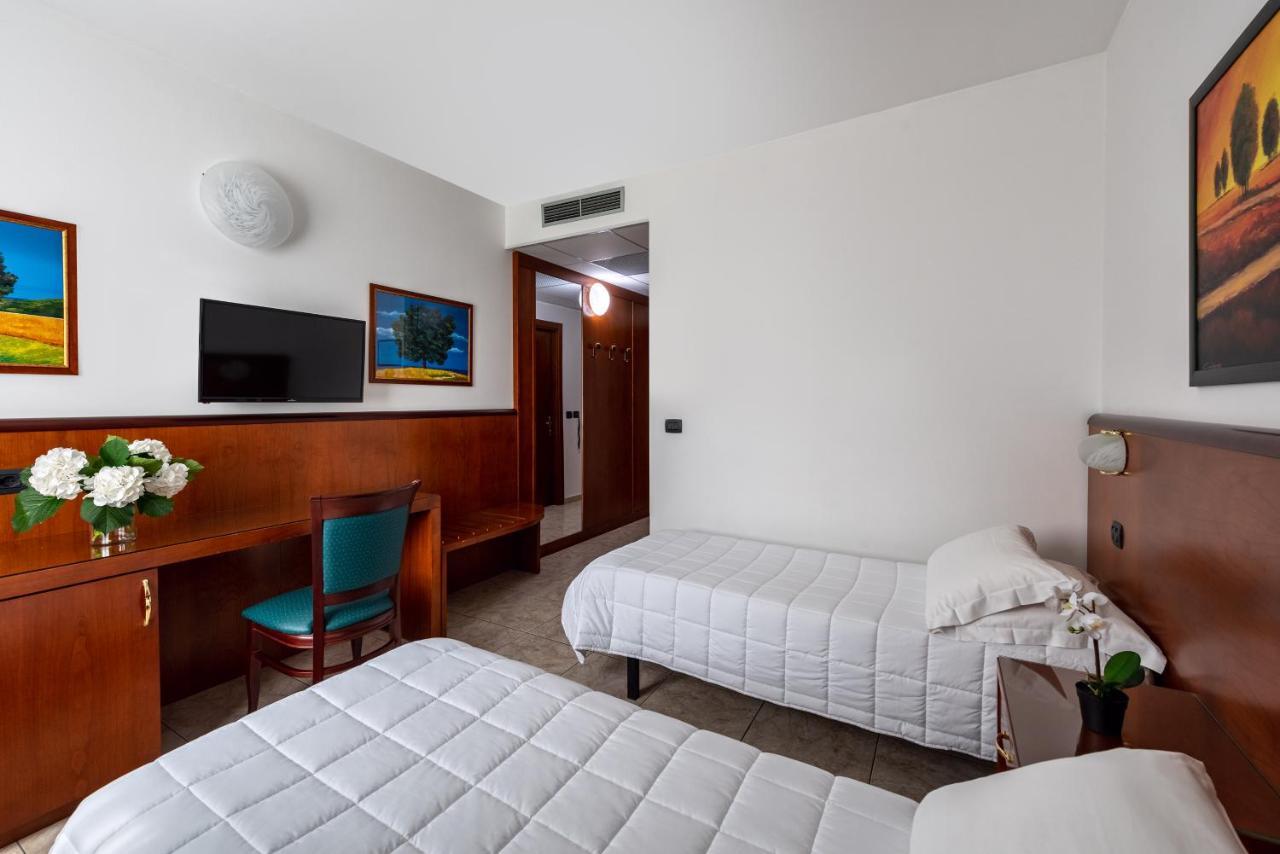 Rivoli Hotel Esterno foto
