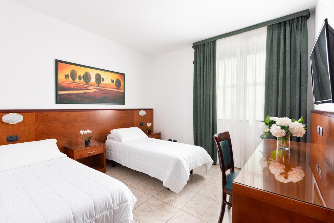 Rivoli Hotel Esterno foto