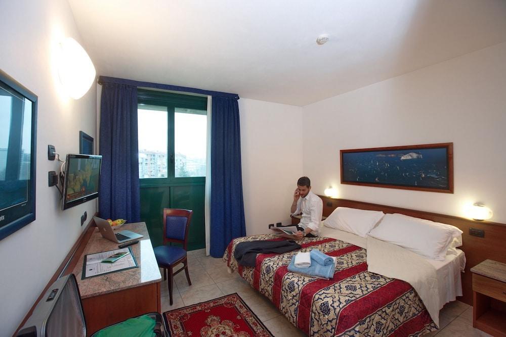 Rivoli Hotel Esterno foto